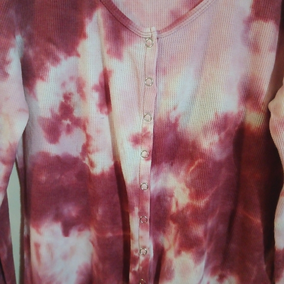 NWOT Ultra Flirt Tie Dye Twist Hem L/S Henley Thermal Style Top, Size XL - Picture 7 of 12